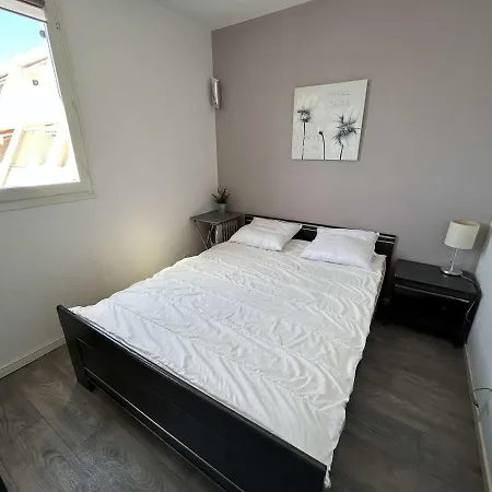 T2 Climatise 6 Couchages Avec Parking - Port Camargue - Fr-1-250-260 Apartment *